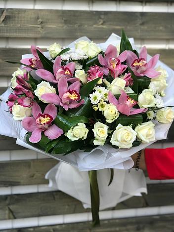Букет цветов из: Розы и Хризантемы в Ряжске