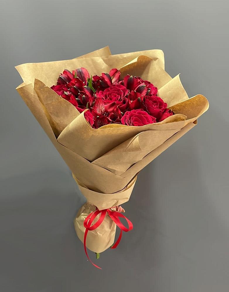 Букет цветов из: Альстромерии и Розы в Ряжске