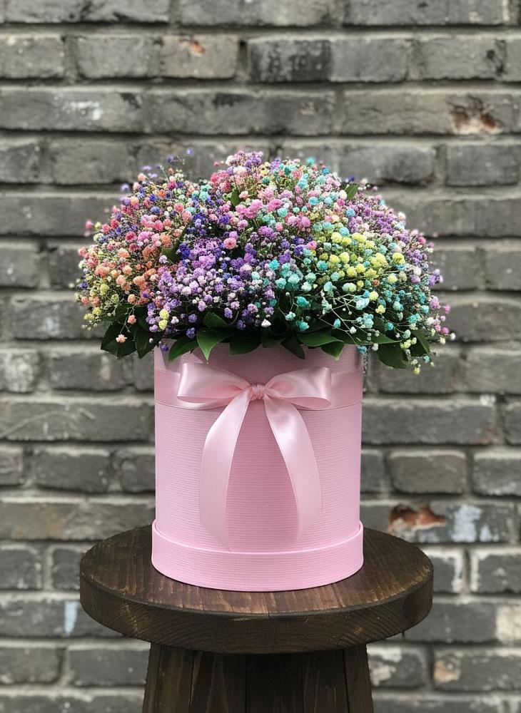 Цветочная композиция из Гипсофила и Розы в шляпной коробке в Ряжске