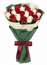 Букет Микс из красных и белых роз в Ряжске