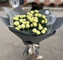 Букет Белые кустовые розы Солинеро в Ряжске