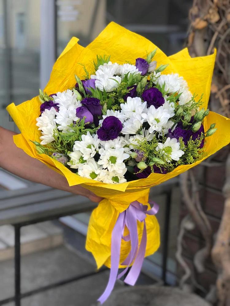 Букет цветов из: Ирисы, Хризантемы и Ромашки в Ряжске