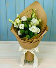 Букет цветов из:  Хризантемы и Лизиантусы в Ряжске