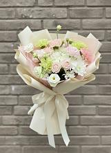 Букет цветов из:  Гвоздики, Розы, Лизиантусы и Хризантемы в Ряжске