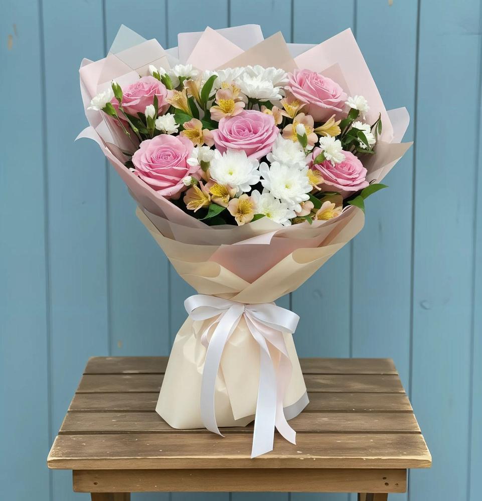 Букет цветов из: Гвоздики, Орхидеи и Розы в Ряжске