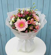 Букет цветов из:  Герберы, Альстромерии и Лизиантусы в Ряжске