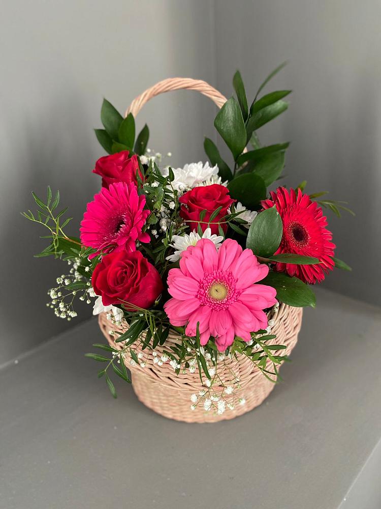 Цветочная композиция из Розы, Хризантемы и Герберы в корзине в Ряжске