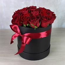 Цветочная композиция из Розы в шляпной коробке в Ряжске