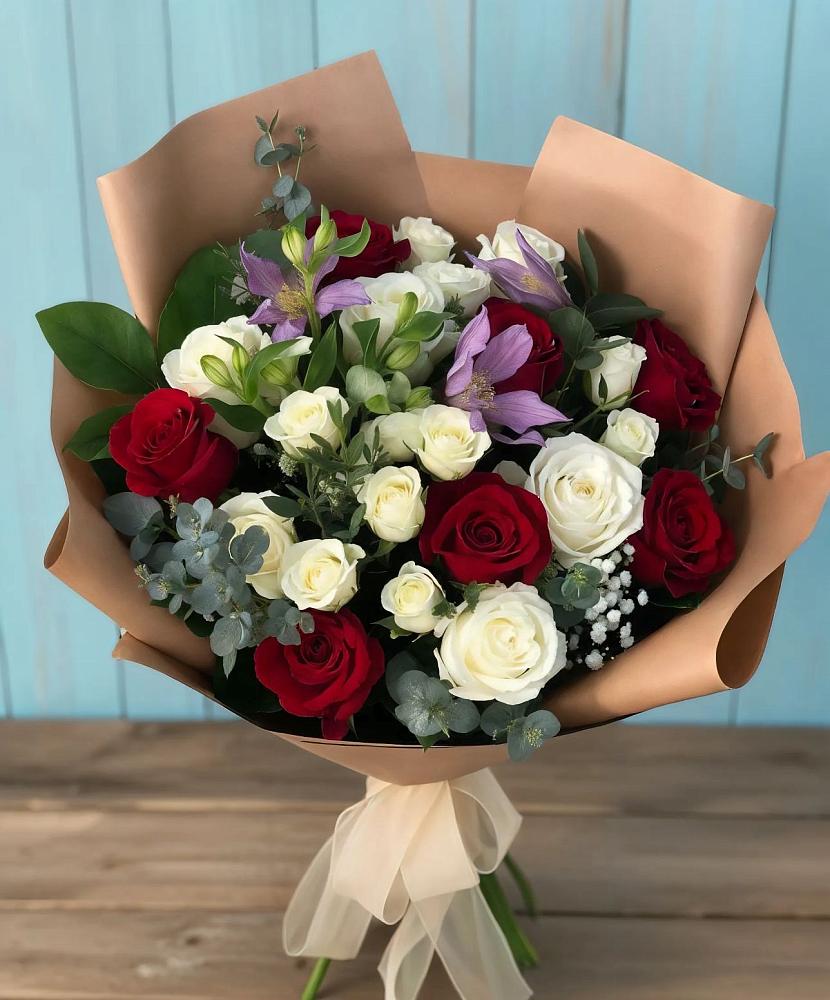 Букет цветов из: Розы и Альстромерии в Ряжске
