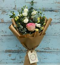 Букет цветов из:  Розы и Лизиантусы в Ряжске